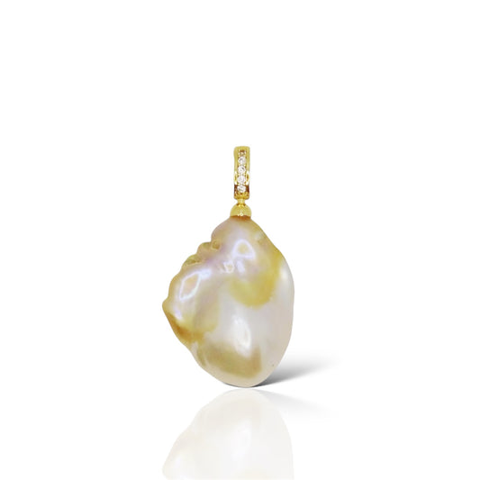 Gold Flecked Baroque Pearl Pendant Necklace