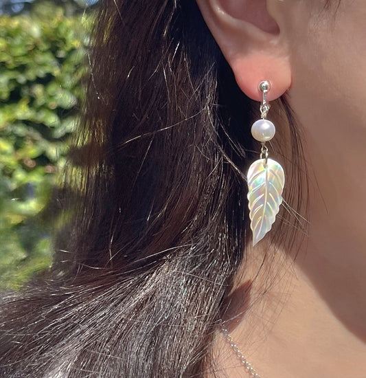 Ocean Feather & Pearl Clips Earrings