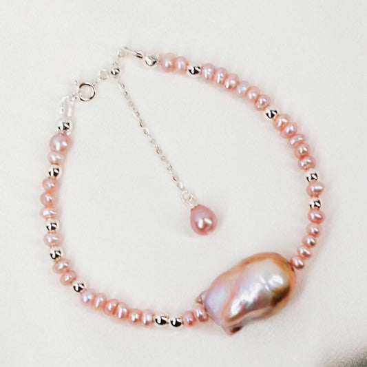 Princess Aura Pearl Bracelet