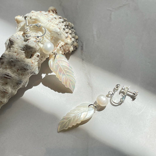 Ocean Feather & Pearl Clips Earrings