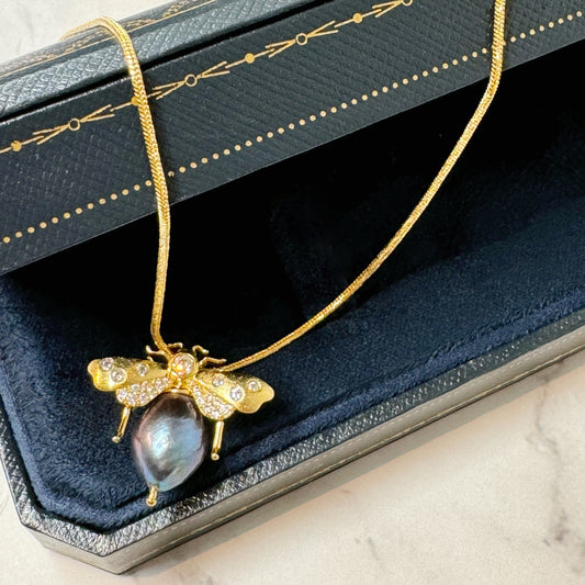 Black Pearl Honeybee Pendant/Brooch