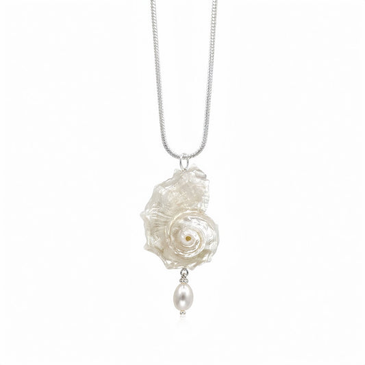 Coquille de Lune Pearl Necklace