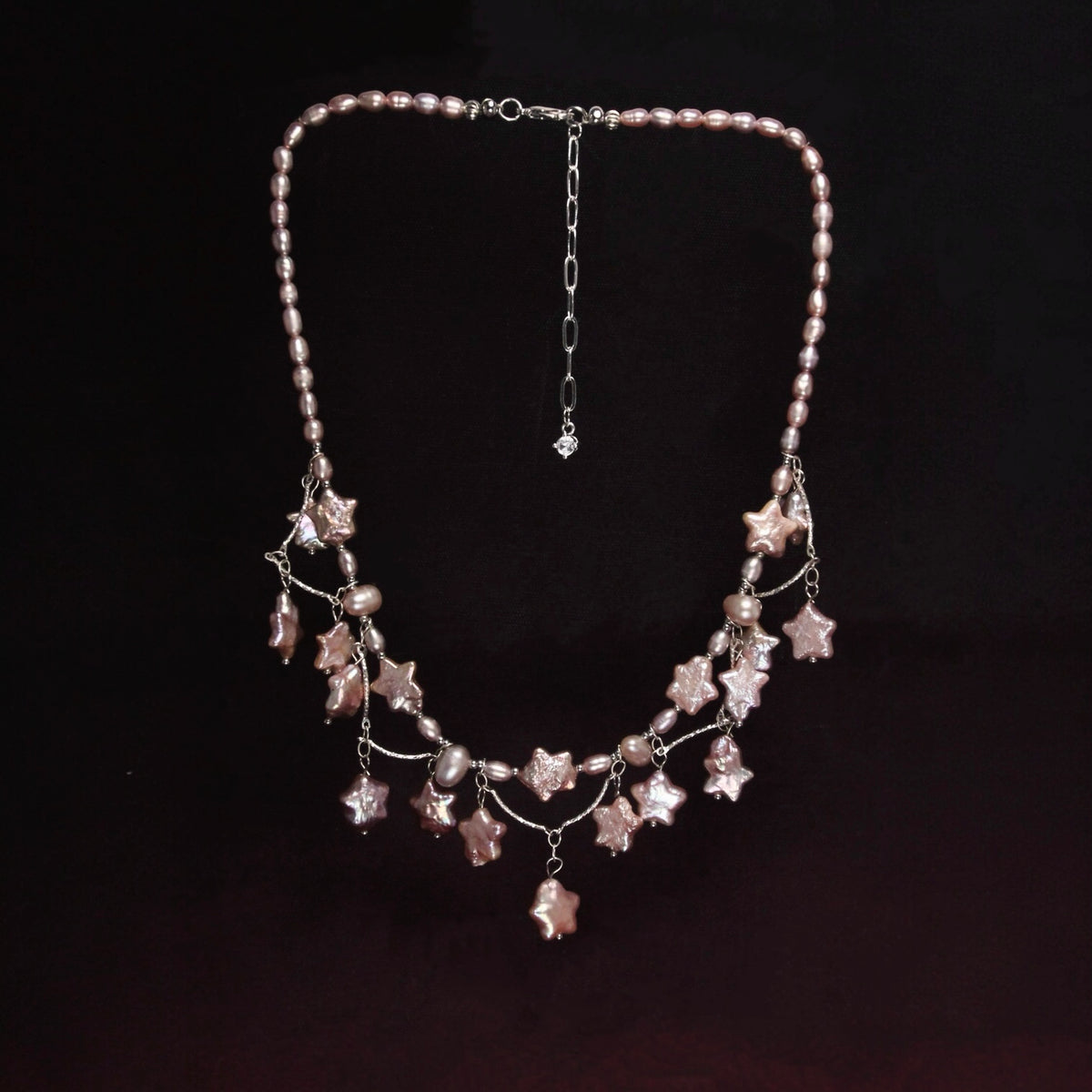 NINEMOO pearl necklace with sculptural pink details