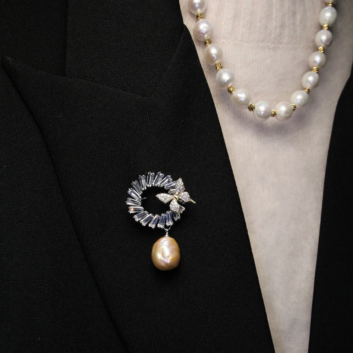 Aurora Grace Brooch-Pendant by NINEMOO – product view 4