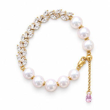 Ballet Rosé En Pointe pearl bracelet on white background