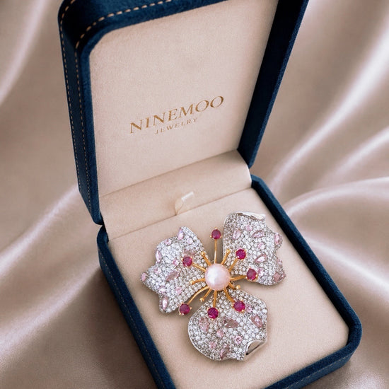 Ballet Rosé Iris en Pointe Brooch by NINEMOO – product view 5