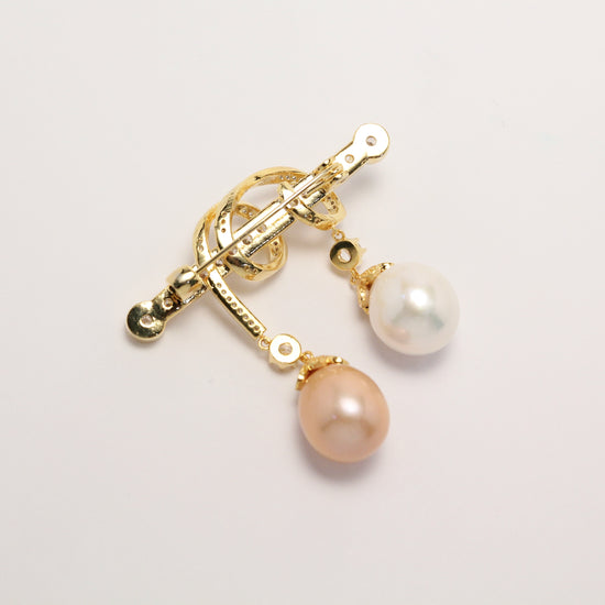 Chatsworth Pearl Brooch – Gold by NINEMOO – product view 7