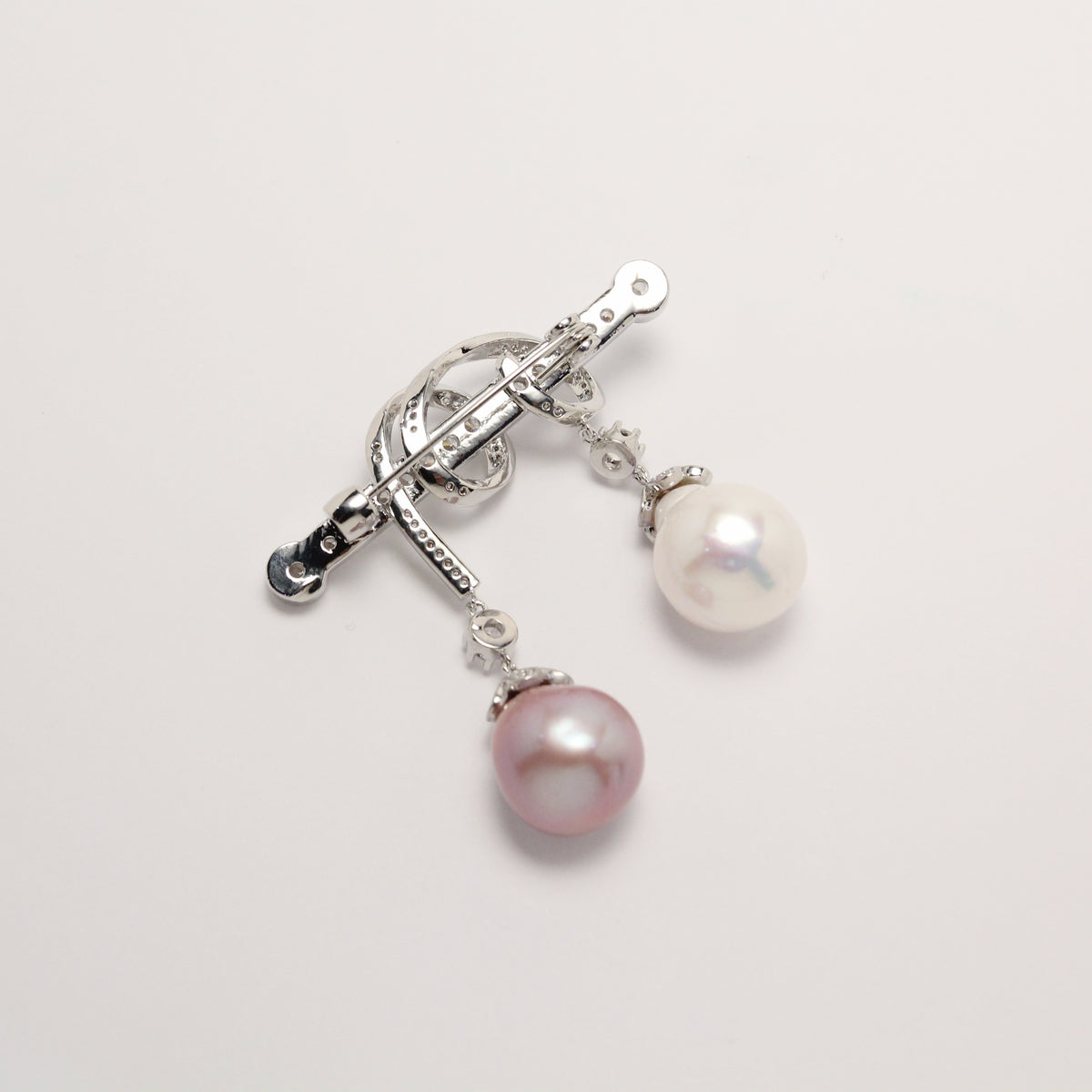 Chatsworth Pearl Brooch – Silver by NINEMOO – product view 7