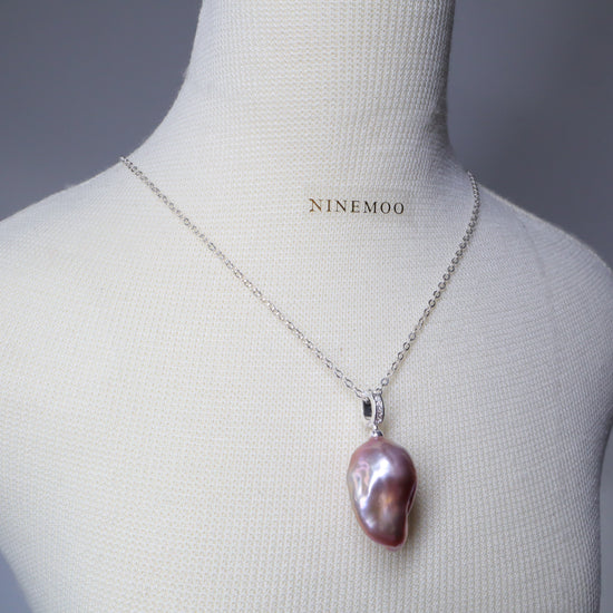Aurora Pink Baroque Pearl Necklace by NINEMOO – detail view