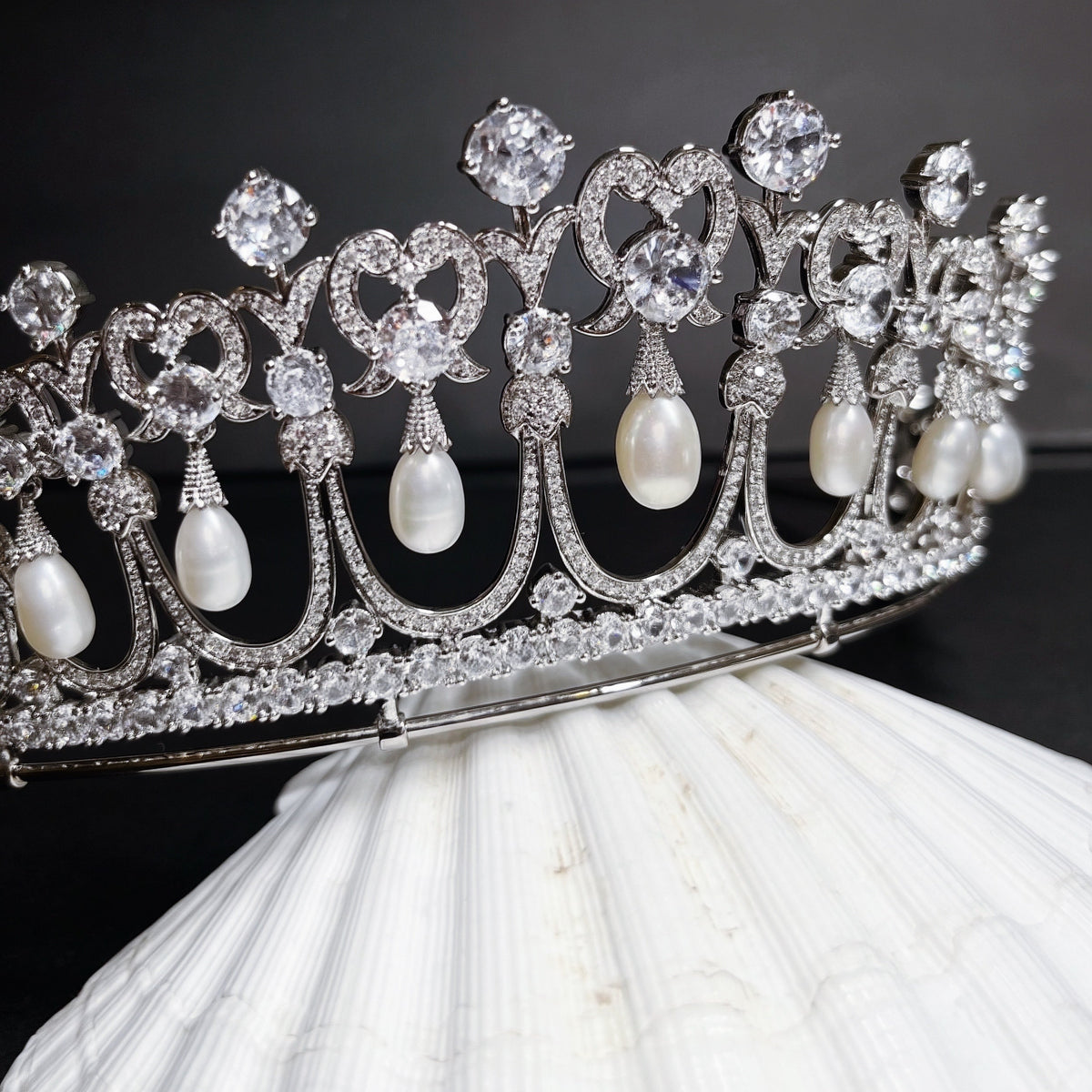 Coeur de Perle Pearl Tiara by NINEMOO – product view 4