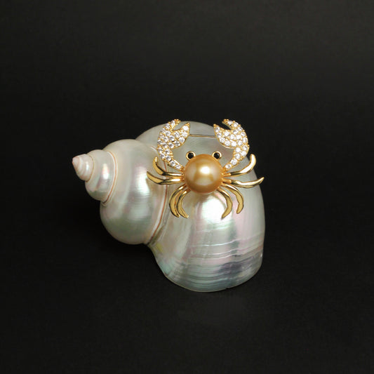 Golden Tide Crab Brooch by NINEMOO – detail view