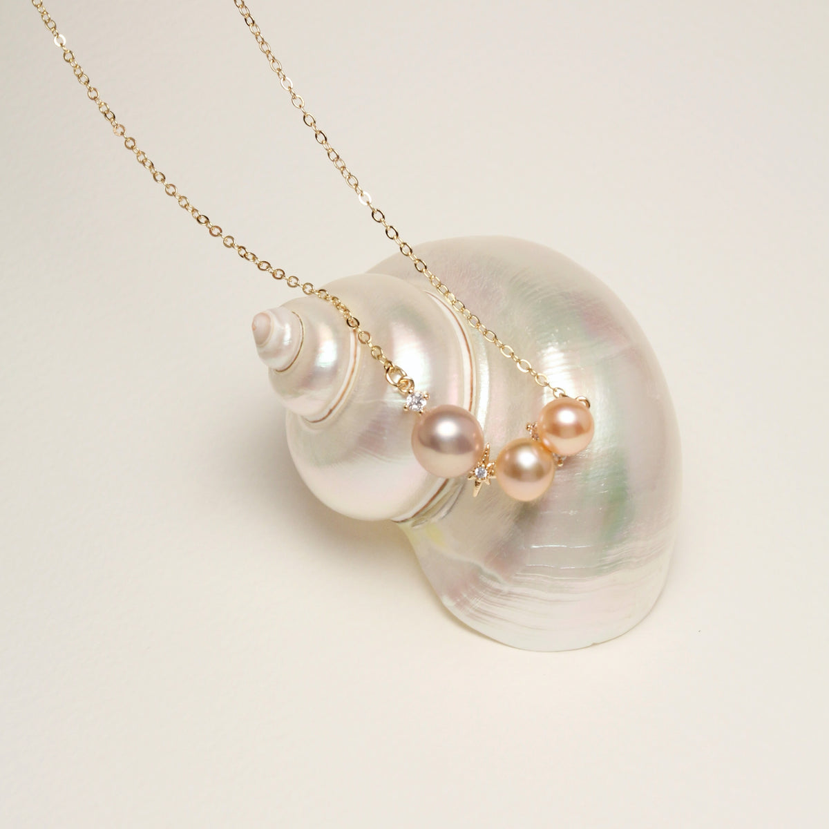 Eclipse Afterglow Pearl Necklace by NINEMOO – detail view