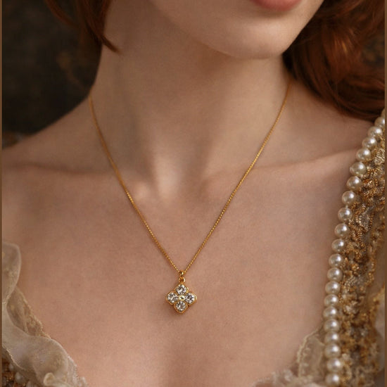 Fleur d’Éclat Necklace by NINEMOO – detail view