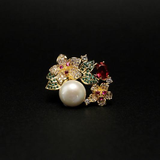 Florence Pearl Bloom Pendant Brooch by NINEMOO – detail view