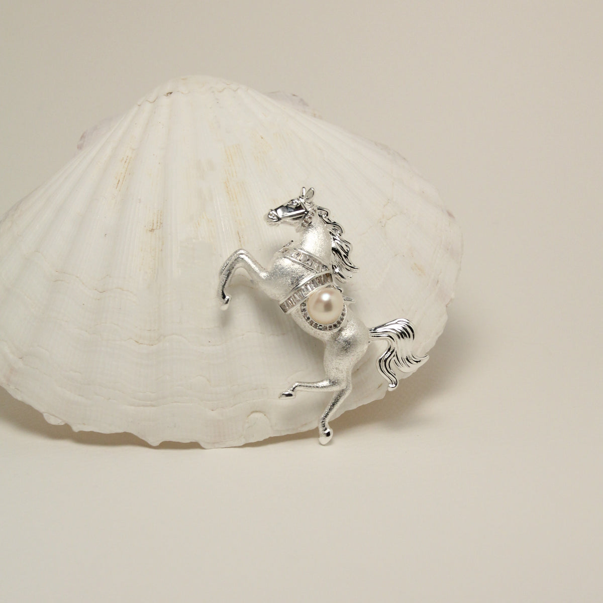 Gallant Stallion Pearl Brooch-Pendant by NINEMOO – alternate view