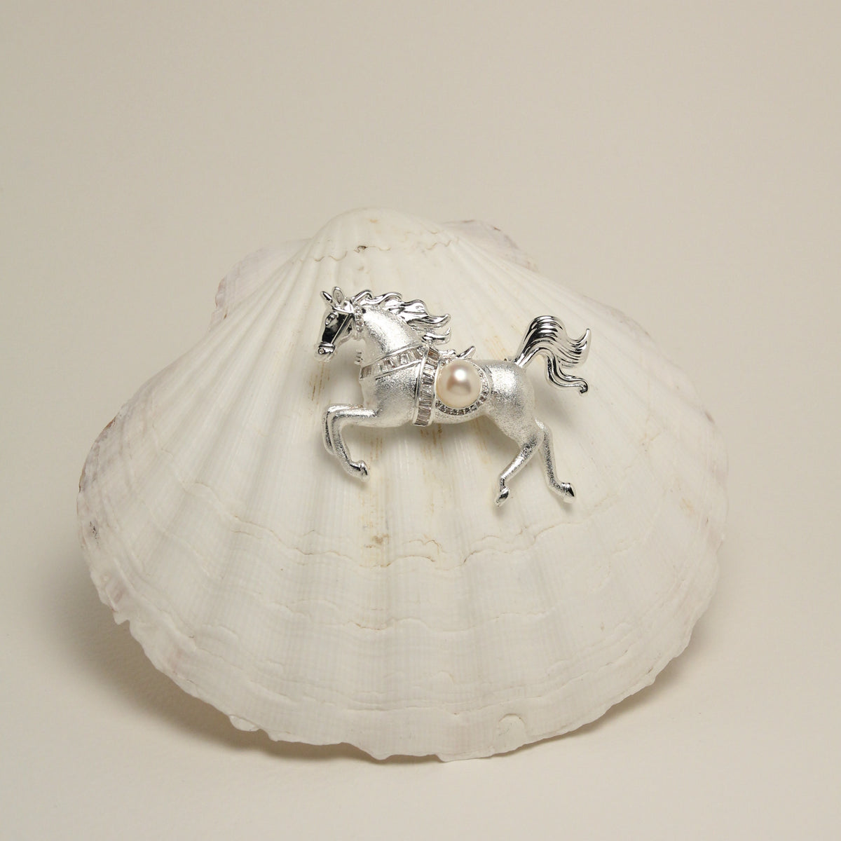 Gallant Stallion Pearl Brooch-Pendant by NINEMOO – product view 4