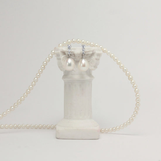 Givre Drop Pearl Earrings by NINEMOO – alternate view