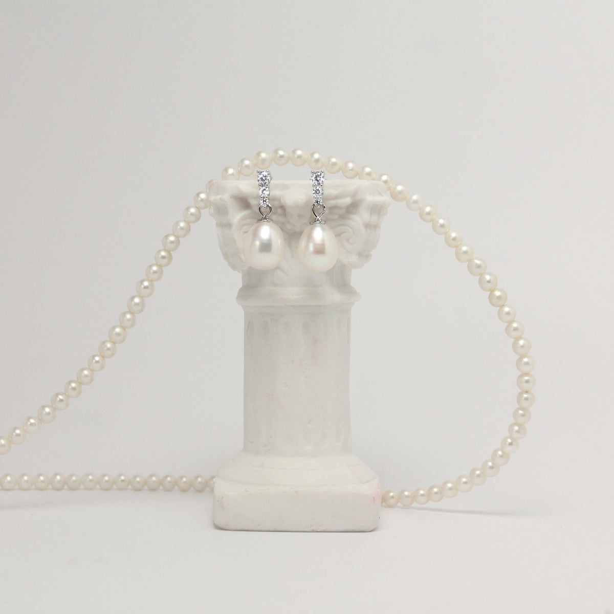 Givre Drop Pearl Earrings by NINEMOO – alternate view