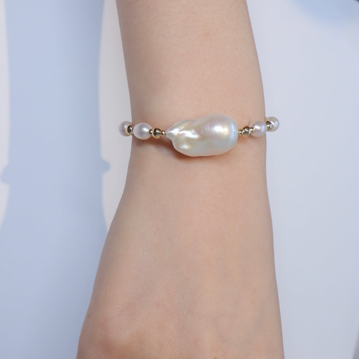 Golden Baroque Pearl Glow Bracelet by NINEMOO – alternate view