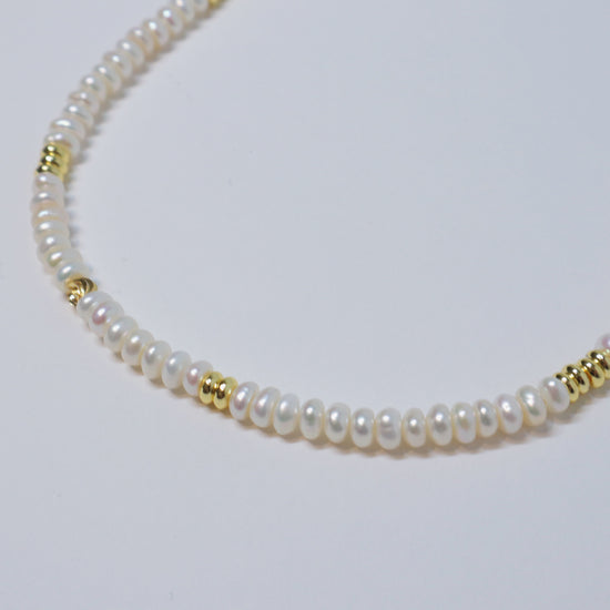 Golden Gleam Pearl Necklace by NINEMOO – alternate view