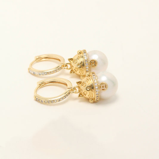 Guardian Cat Pearl Hoops by NINEMOO – detail view