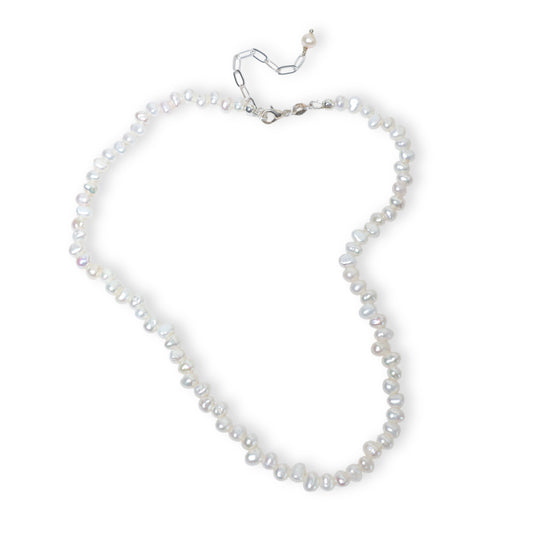 Irregular Beaded Pearl Necklace by NINEMOO – detail view
