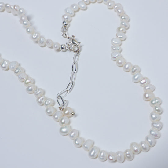 Irregular Beaded Pearl Necklace by NINEMOO – alternate view