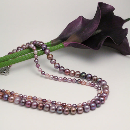 Velours Nocturne Lueur d’Opale Necklace by NINEMOO – detail view