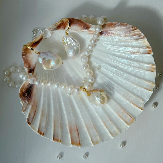 Gold Flecked Baroque Pearl Pendant Necklace by NINEMOO – product view 6