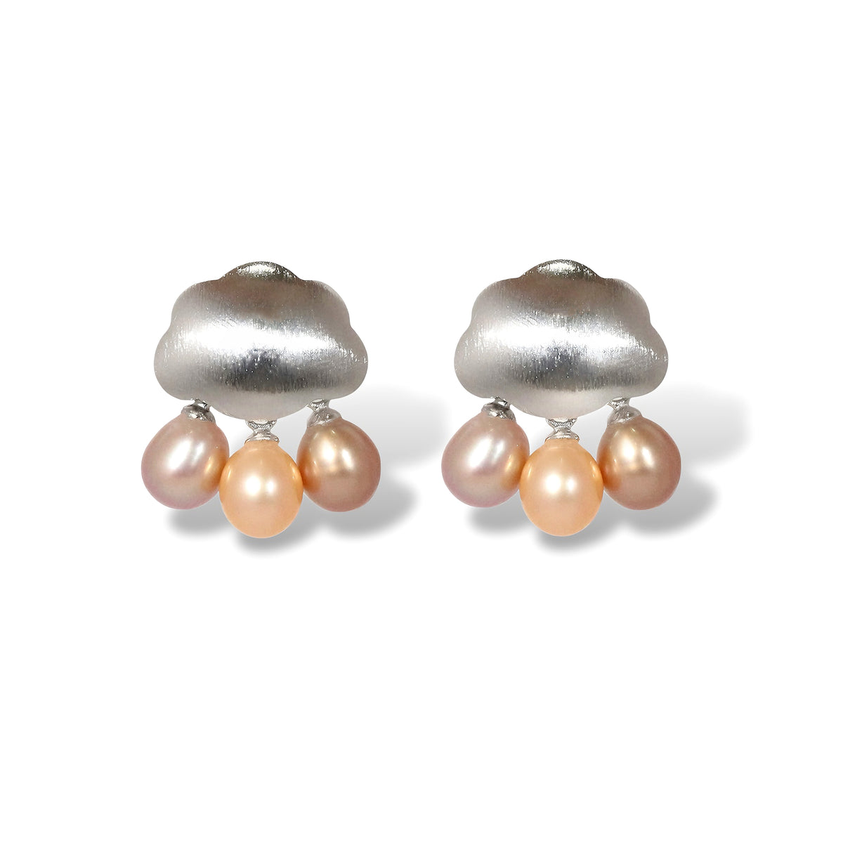 London Drizzle Pearl Earrings by NINEMOO – product image