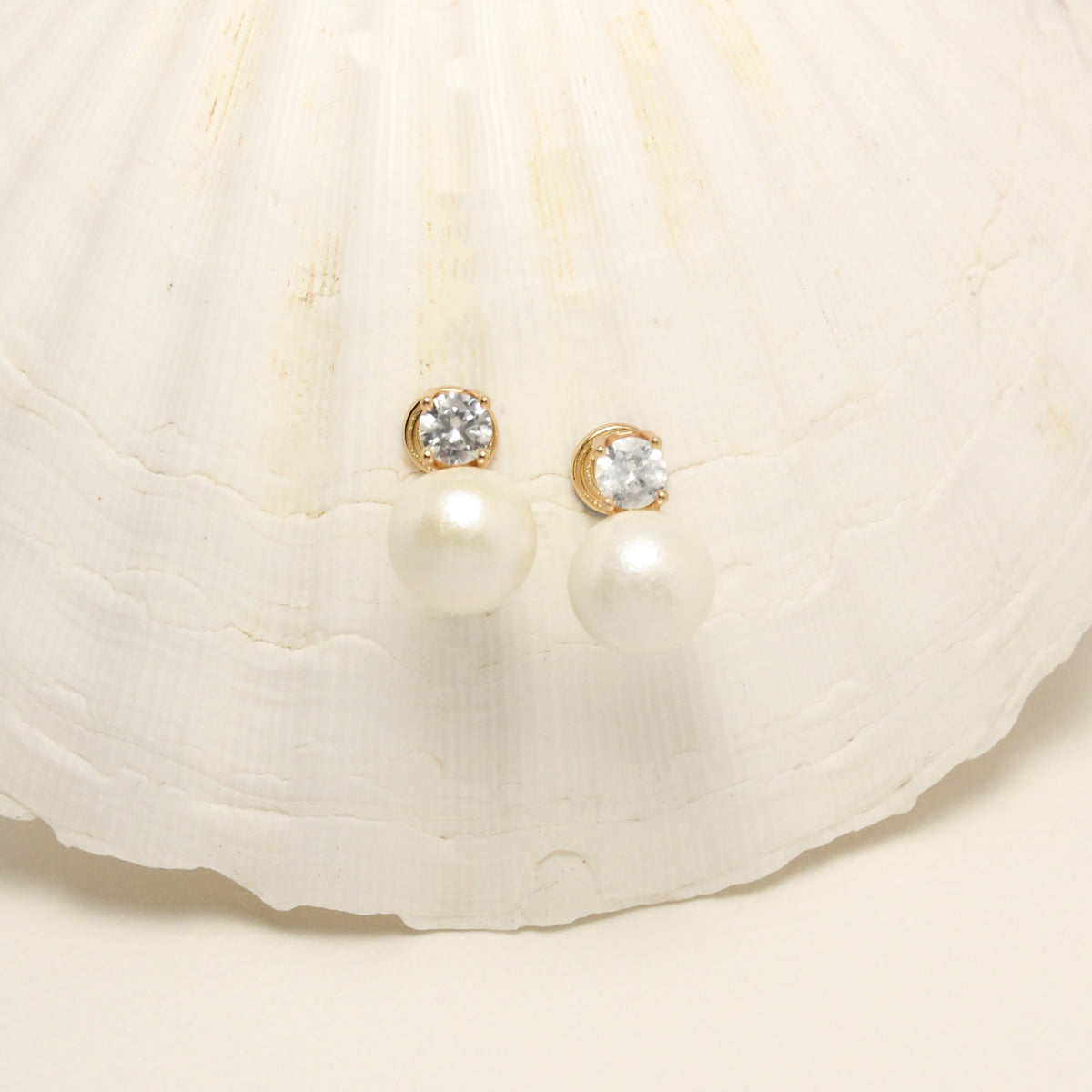 Lumière Perle Gold Clip Earrings by NINEMOO – product view 4