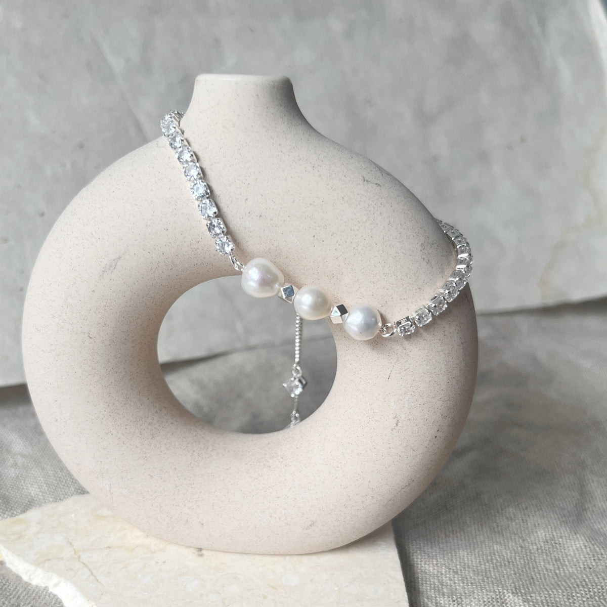 Lustre Pearl Tennis Bracelet by NINEMOO – detail view