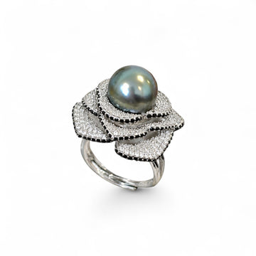 Nacre Noire petal ring white background