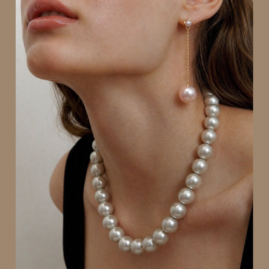 Opera Rose Pearl Earrings by NINEMOO – detail view
