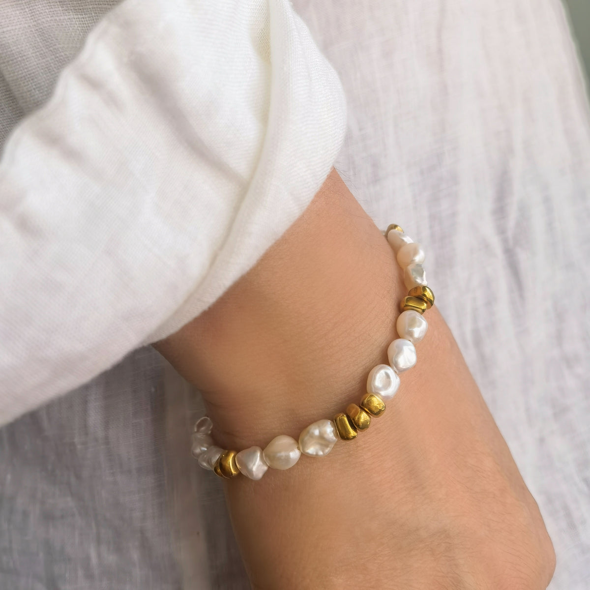 Gaia Pearl Bracelet by NINEMOO – alternate view