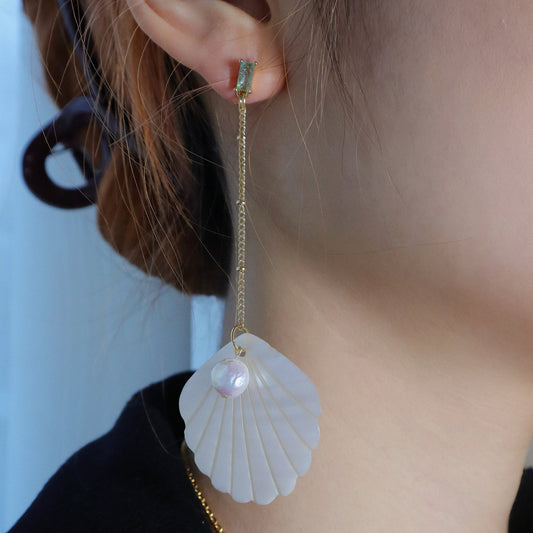 Moonlit Pearl Earrings by NINEMOO – detail view