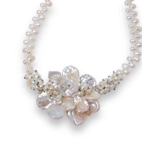 Petal Bloom Pearl Necklace by NINEMOO – product image