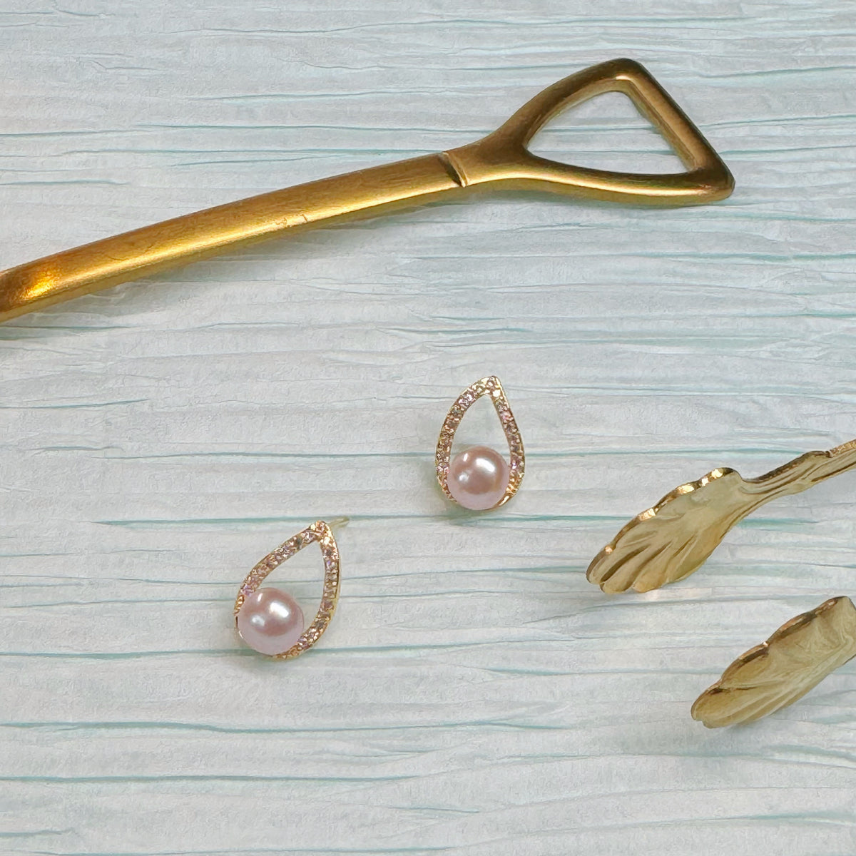 Pink Pearl Elegance Gleaming Earrings by NINEMOO – detail view