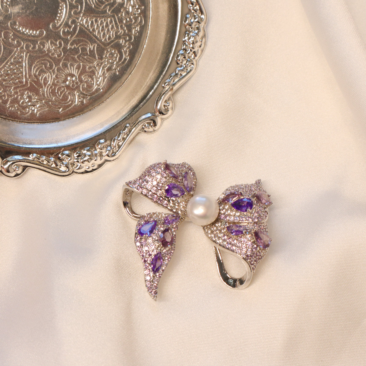 Majestic Grace Bow Brooch by NINEMOO – alternate view