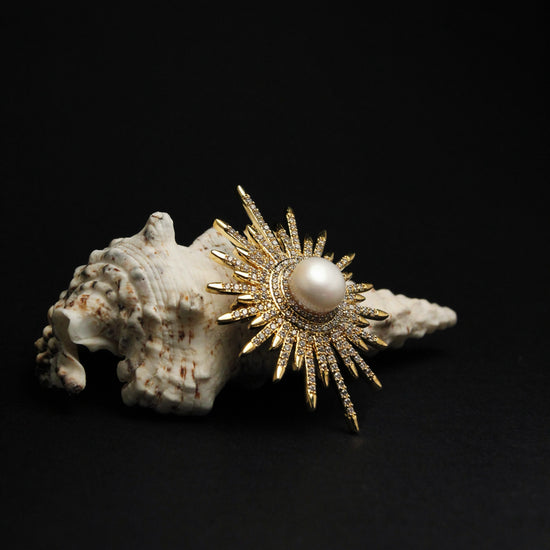Solar Radiance Brooch-Pendant by NINEMOO – product view 4