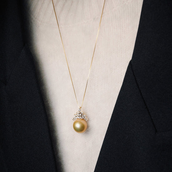 Solara Golden Pearl Necklace by NINEMOO – product view 6