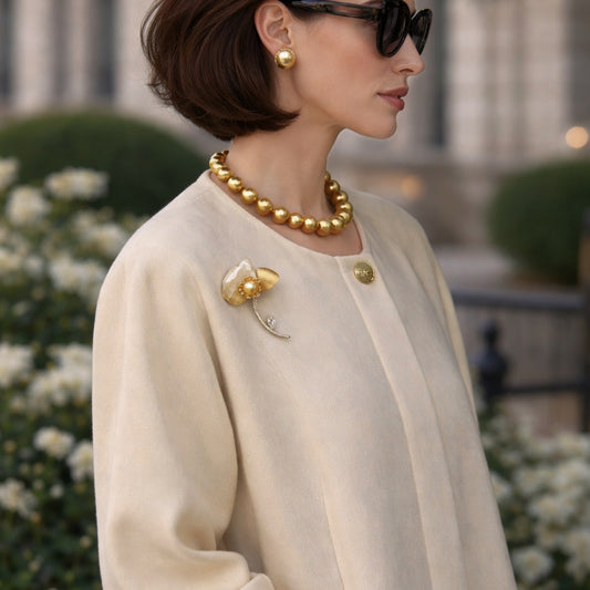 Soleil Golden Pearl Brooch by NINEMOO – detail view