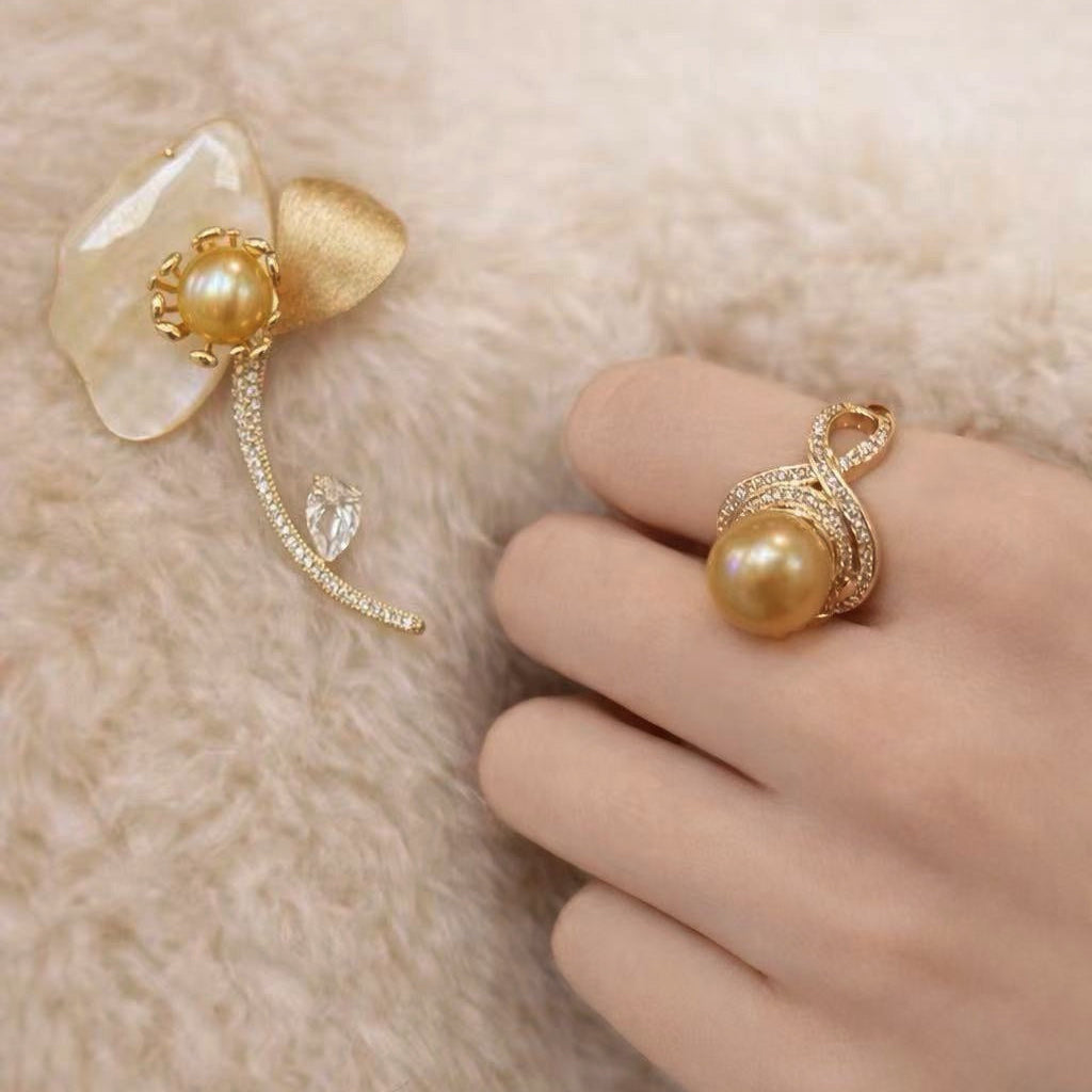 Soleil Golden Pearl Brooch by NINEMOO – alternate view