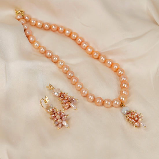 Sophisticated Pearl Christmas Tree Necklace by NINEMOO – detail view