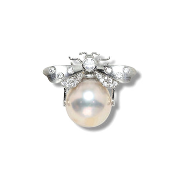 Sovereign Pearl Bee Brooch by NINEMOO – detail view