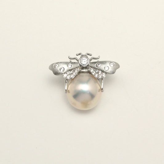 Sovereign Pearl Bee Brooch by NINEMOO – alternate view