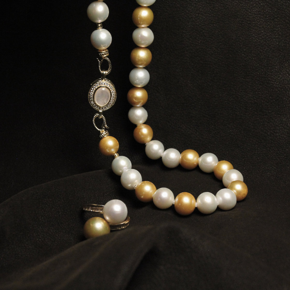 Still Life Pearl Necklace by NINEMOO – product view 9