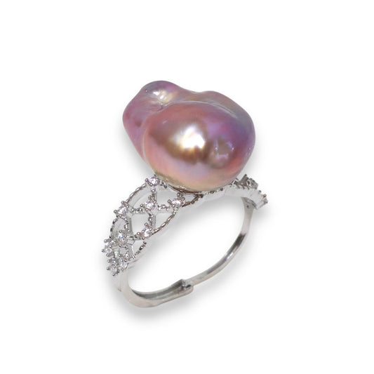 Stunning Silver Baroque Pearl Ring by NINEMOO – detail view