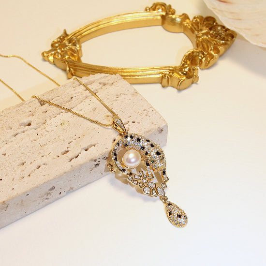 The Duchess’s Pearl Brooch & Pendant by NINEMOO – product view 5