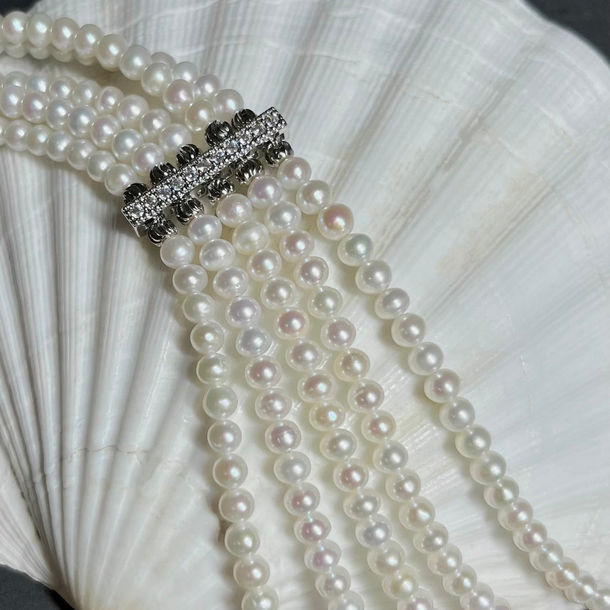 The Interlace Pearl Necklace by NINEMOO – product view 5
